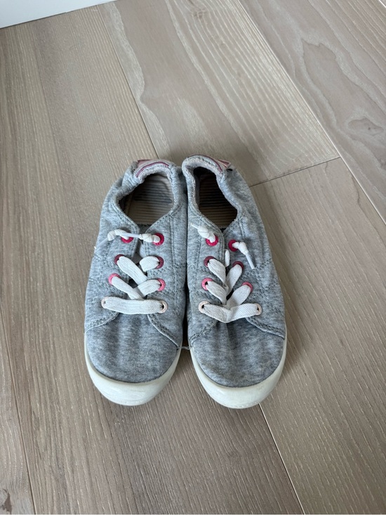 Roxy Other - Roxy Kids Gray Slip-On Sneakers with Pink Eyelet Accents